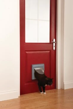 PetSafe Staywell Classic Manual 4-Way Locking Cat Flap - Grijs W/tunnel 5 PetSafe Staywell Classic Manual 4-Way Locking Cat Flap - Grijs W/tunnel -Dierenwinkel 800x1200 5