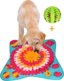 Dierenwinkel 17 Snuffelmat 70x70cm Inclusief Rubberen Massage Bal & E-book - Speelmat Hond - Denkspel Hond - Puppy Speelgoed - Anti Schrok Mat - Honden Snoepjes - Cadeau Tip
